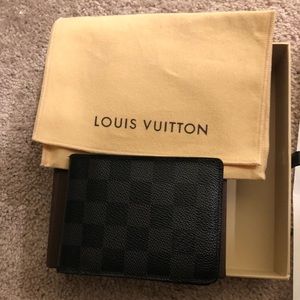 Louis Vuitton Men’s Wallett